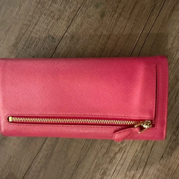 Prada Red Wallet with Gold Chain - Picture 4 of 9